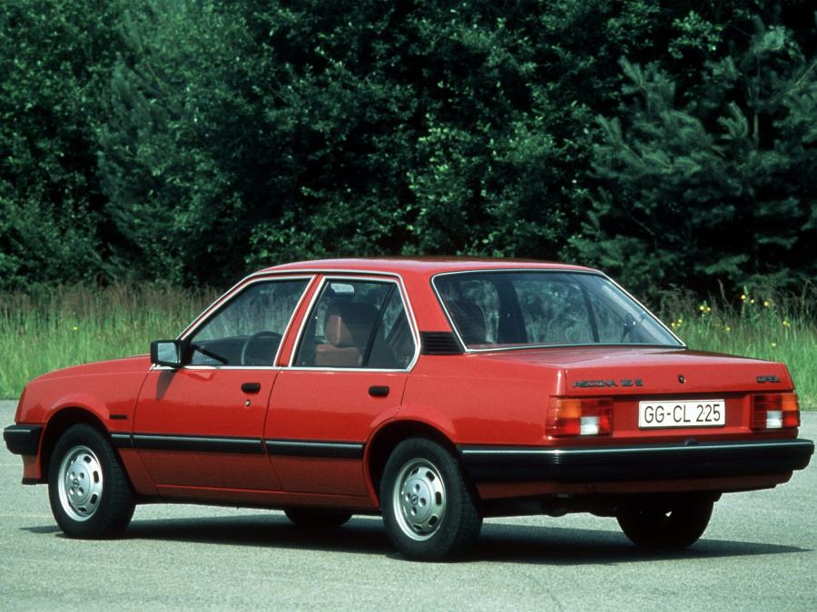  Opel Ascona 4-Door 1981 года  (фото 10 из 18)